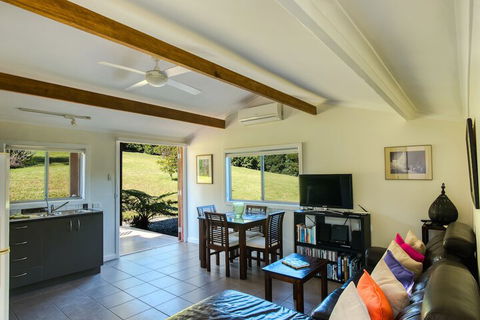 Afterglow Cottages - ACT Tourism 5
