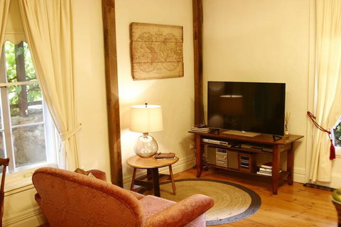 Marananga Cottages - ACT Tourism 7