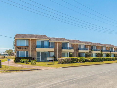 Fairholme 8 Perfect Lakefront Position - ACT Tourism 6