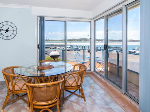 Fairholme 8 Perfect Lakefront Position - ACT Tourism 5
