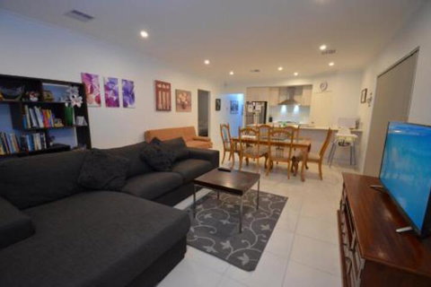 Park View Modern House - ACT Tourism 0