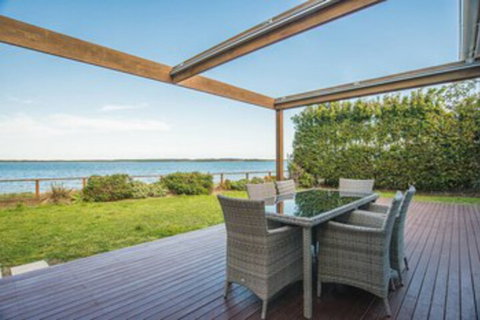 Ultimate Sandringham Beach Front Luxury House - ACT Tourism 0