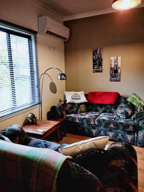 Wanderlust Cottage - ACT Tourism 5