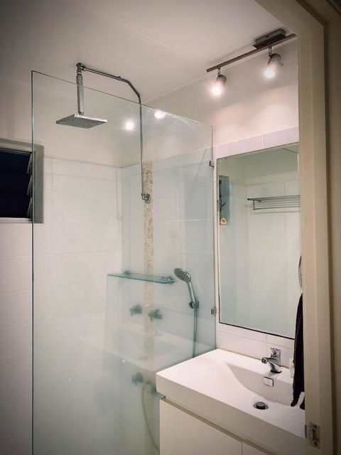 Holiday Rental Huge House With Beach Views - ACT Tourism 1