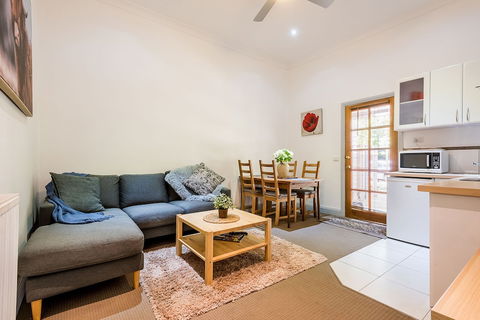 Avalon House - ACT Tourism 1