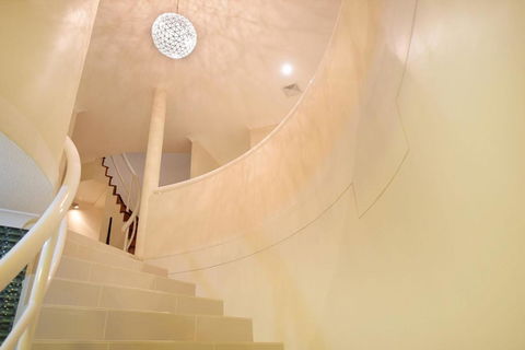 BEACHSIDE MANOR Walk To The Beach - ACT Tourism 5