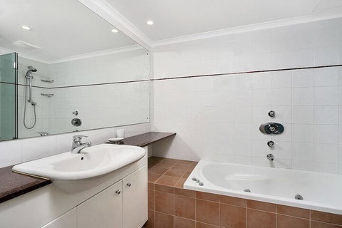 HAMP1 Bright Apartment In Cremorne - ACT Tourism 3