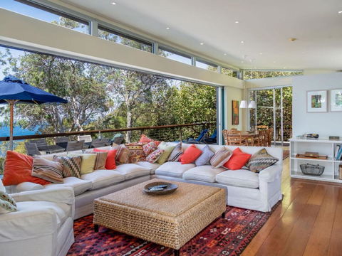 ARGYLL MOLLYMOOK Absolute Waterfront - ACT Tourism 4