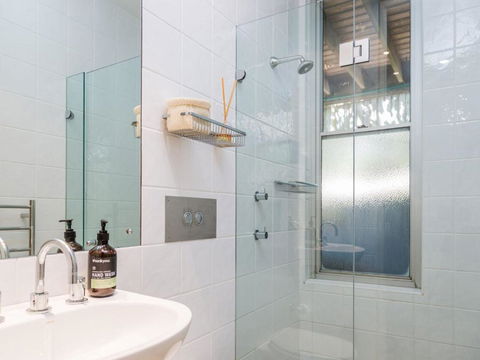 ARGYLL MOLLYMOOK Absolute Waterfront - ACT Tourism 5