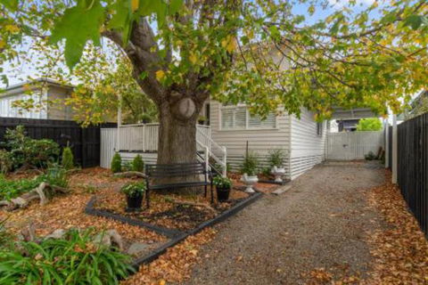 Amber Cottage Luxury Seaside Retreat With Outdoor Spa! - ACT Tourism 7