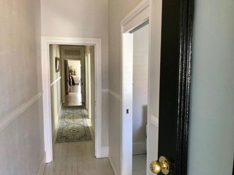 YSG The Edward Townhouse 153 Walk To Town - ACT Tourism 1