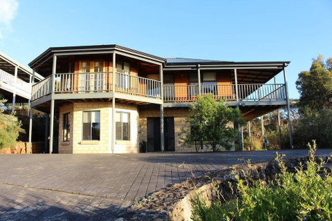 Waterside View - ACT Tourism 1