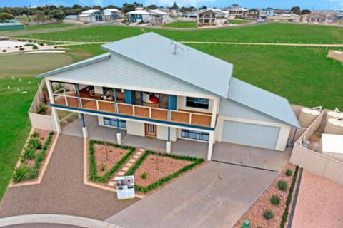 Gizmos Retreat - ACT Tourism 7