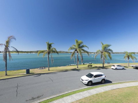 Lakeside Flats 5 - ACT Tourism 3