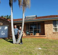 Twin Palms Holiday House at Lighthouse - ACT Tourism