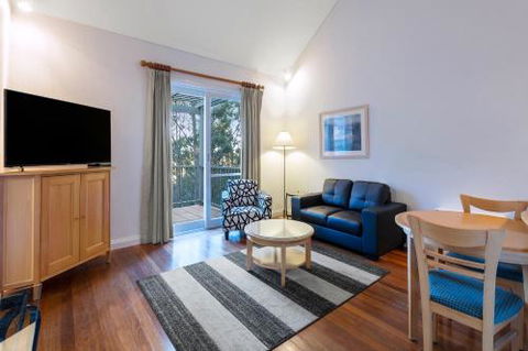 Apartments At 15 Thompsons - ACT Tourism 5