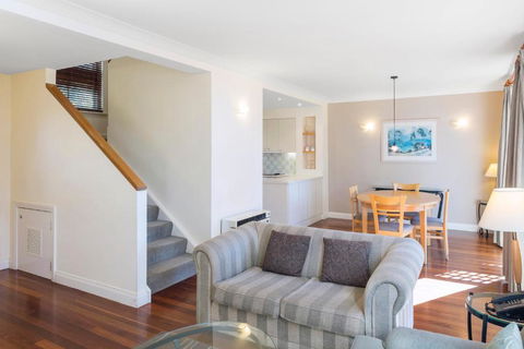 Apartments At 15 Thompsons - ACT Tourism 4