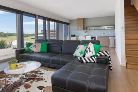 ST ANDREWS BEACH APARTMENT 4.01 - ACT Tourism 0