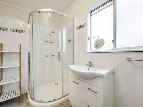 Salt Water Cottage - ACT Tourism 1