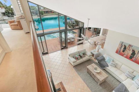Waterfront Luxury Noosa Heads - ACT Tourism 0