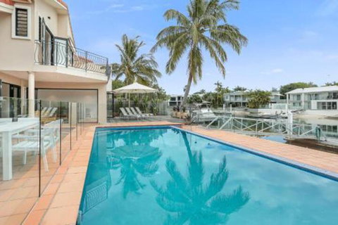 Waterfront Luxury Noosa Heads - ACT Tourism 1