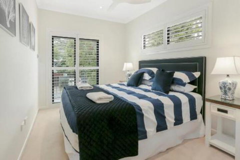 Waterfront Luxury Noosa Heads - ACT Tourism 2