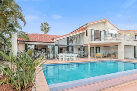 Waterfront Luxury Noosa Heads - ACT Tourism 6
