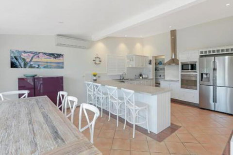 Waterfront Luxury Noosa Heads - ACT Tourism 3
