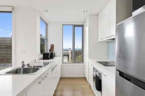 POINT GREY APARTMENT 2 Ocean VIews With Wifi - ACT Tourism 5