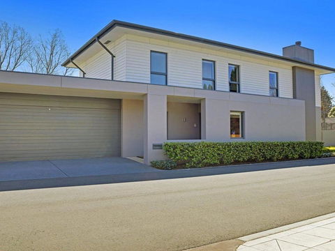 Arum 4 Heritage Park Contemporary & Timeless - ACT Tourism 7