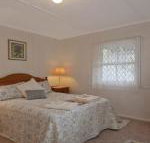 Hollyoak Cottage delightful ducks  doileys - ACT Tourism
