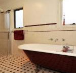 Plum Tree Cottage warm cosy  walk to town - ACT Tourism