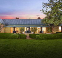 Sutton Downs renovated country home on 100 acres - ACT Tourism