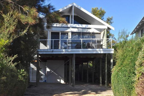 Sheoak Holiday Home - ACT Tourism 4
