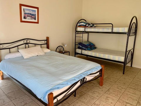 Sheoak Holiday Home - ACT Tourism 6