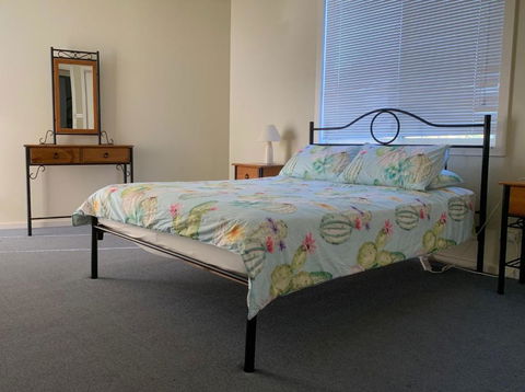 Sheoak Holiday Home - ACT Tourism 3