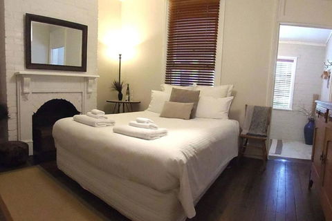 YSG The Edward Townhouses 155 & 157 Steps To Town - ACT Tourism 1