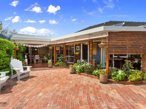 KARINYA MORNINGTON - ACT Tourism 5