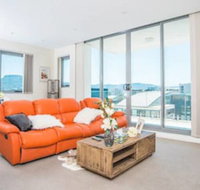 Spacious Central Apartment Walking Distance To Beach - ACT Tourism