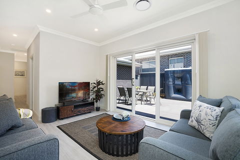 Accommodation Hunter - Adams St Maitland - ACT Tourism 6