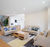 Lux Style 4BR Townhouseashwood - ACT Tourism