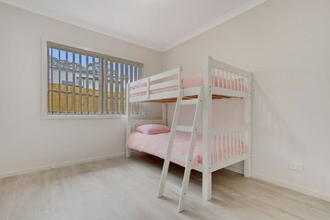 V & V Family Dream Away - ACT Tourism 5