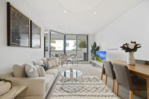 HomeHotel 2Bedroom With Shopping Mall - ACT Tourism 0