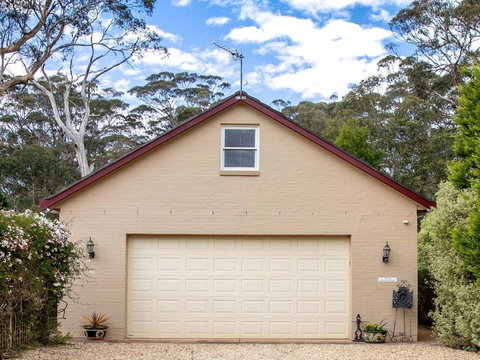 Old Mansfield Loft Gardens Gazebo & Getaways - ACT Tourism 1
