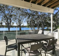 Stunning River House 51 Hilton Esplanade - ACT Tourism