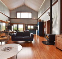 Kelman Cottage tucked away with pool  native wildlife - ACT Tourism
