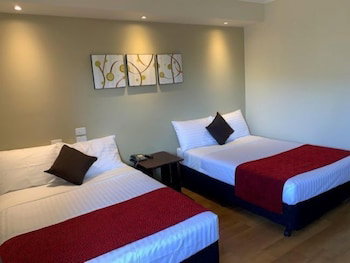 Weipa Motel Resort - ACT Tourism 4