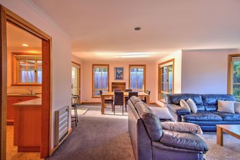 Freycinet Villa 1 - ACT Tourism 0