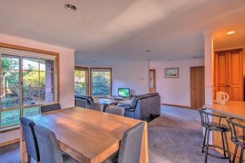 Freycinet Villa 1 - ACT Tourism 4