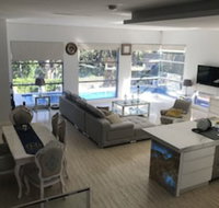 Luxury big house cinema pool many guests - ACT Tourism